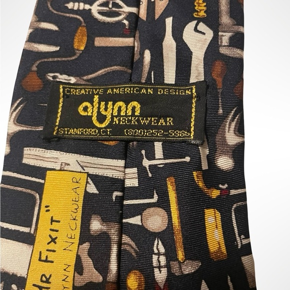 Tool Pattern Necktie - Picture 2 of 2